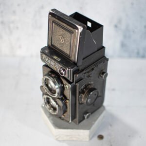 Yashica Mat 124G