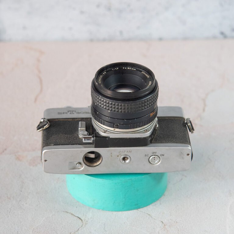 Minolta SRT 303b 35mm Vintage Camera - Vintage and Antique Cameras for ...