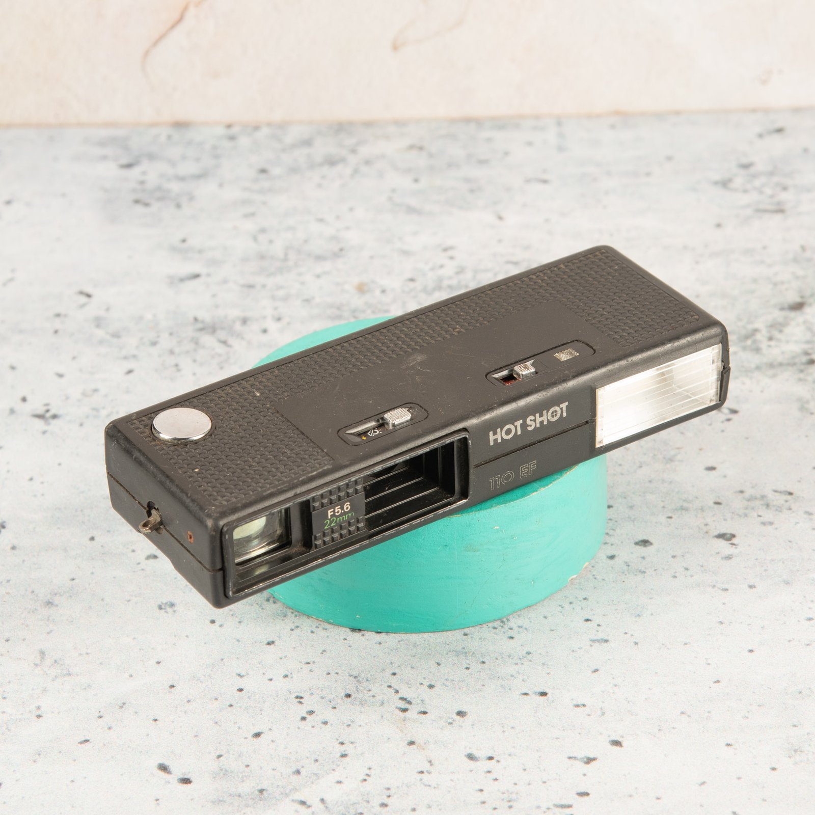 Hot Shot 110 EF Vintage Camera (3)