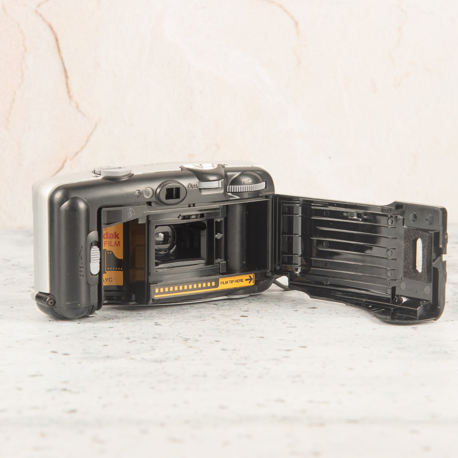 Kodak KB12 35MM Camera (8)