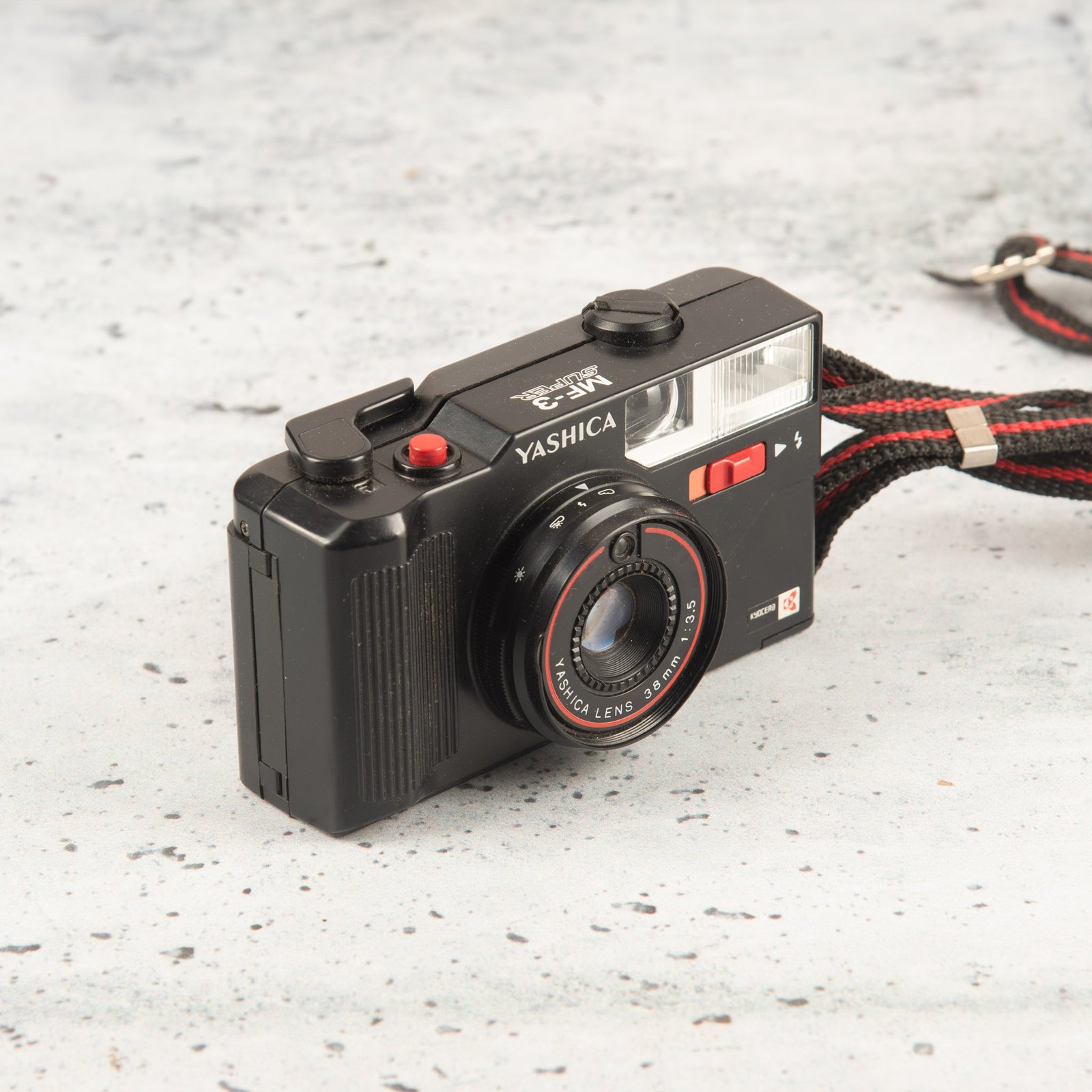 Yashica Kyocera MF-3 (3)