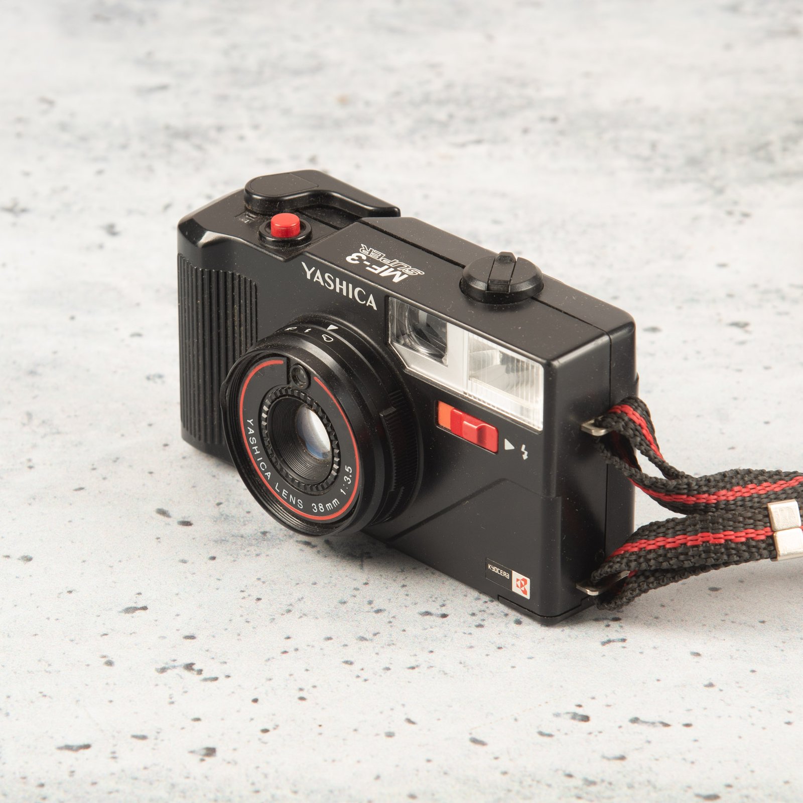 Yashica Kyocera MF-3 (4)