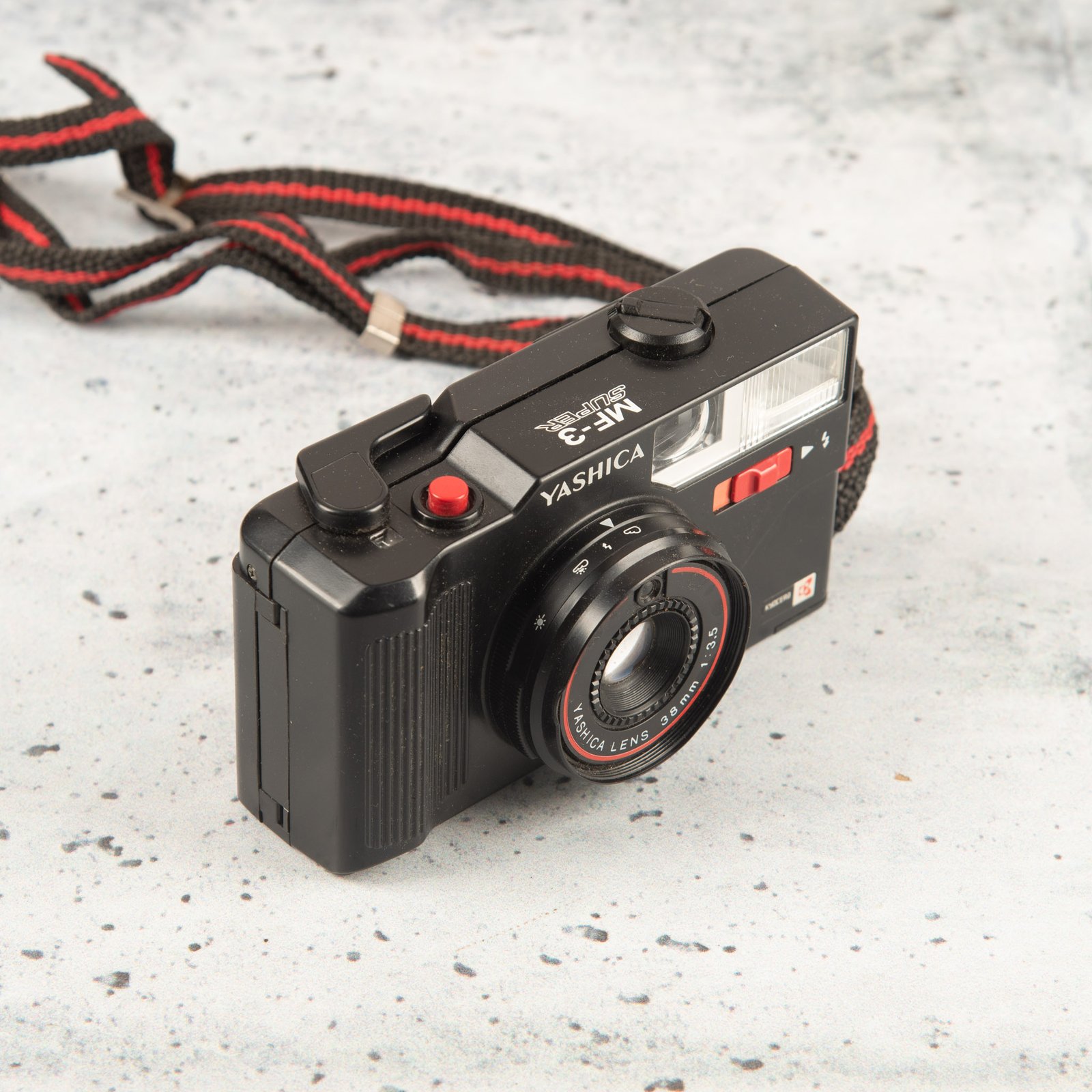 Yashica Kyocera MF-3 (6)