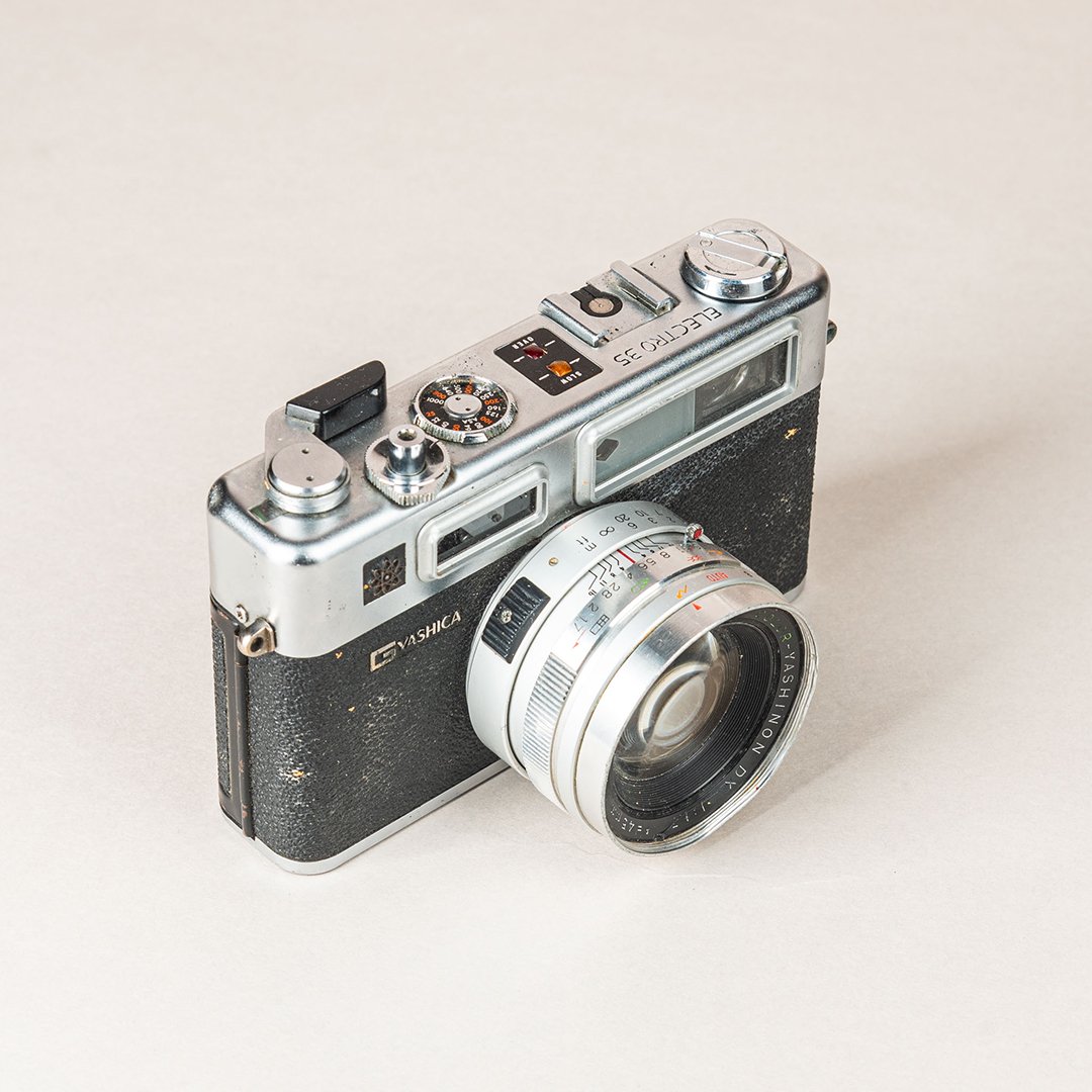 Yashica Electro 35 GSN - Vintage and Antique Cameras for sale in India