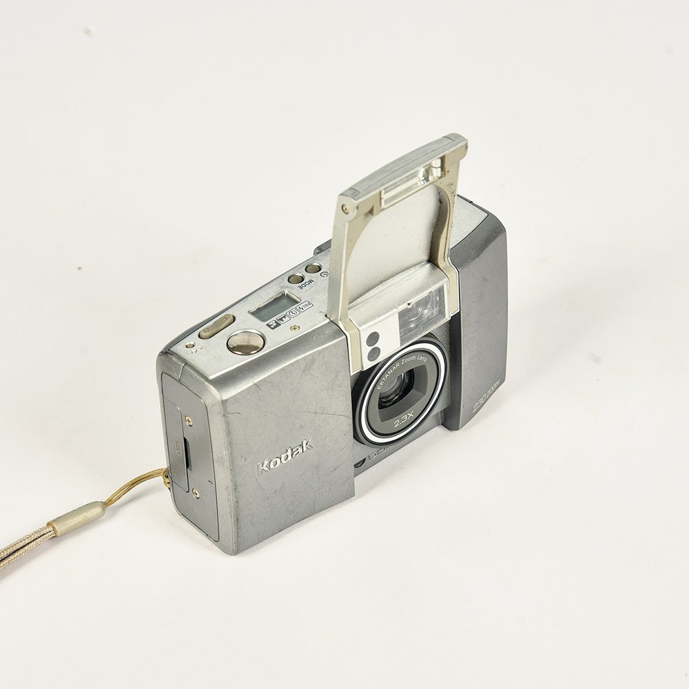 kodak 230 zoom vintage camera (1)