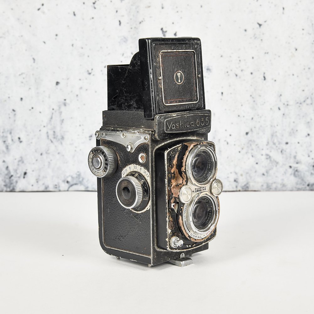 yashica 635 tlr vintage camera (2)