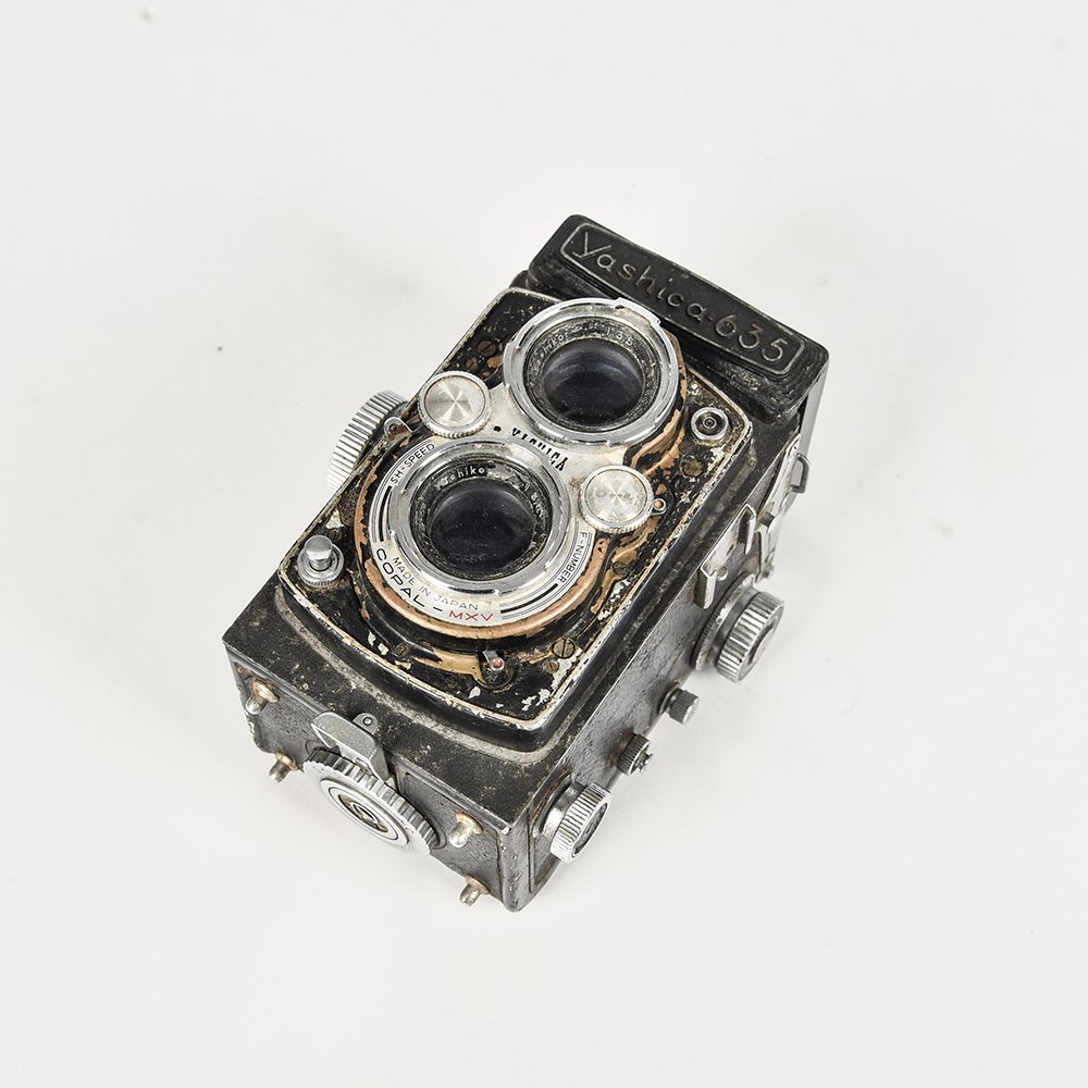 yashica 635 tlr vintage camera (7)