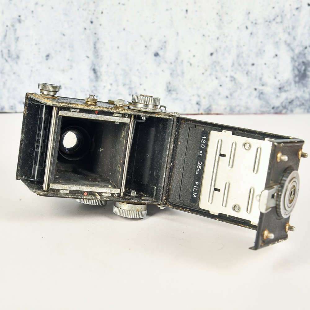 yashica 635 tlr vintage camera (9)