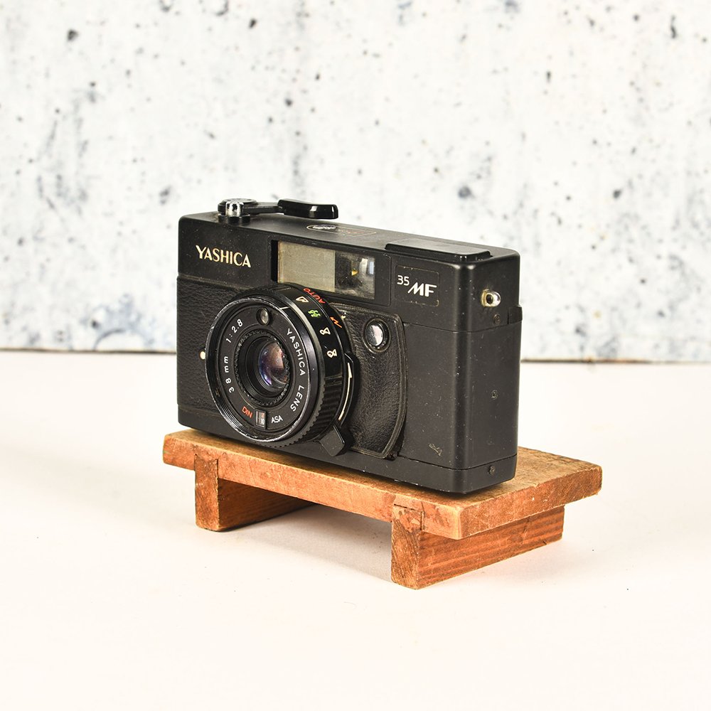 Yashica MF 35mm Vintage Camera (6)